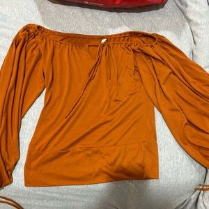 Off shoulder Boutique top